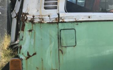 Volkswagen-bus-1972-5