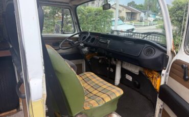 Volkswagen-bus-1972-7