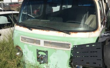 Volkswagen-bus-1972-9