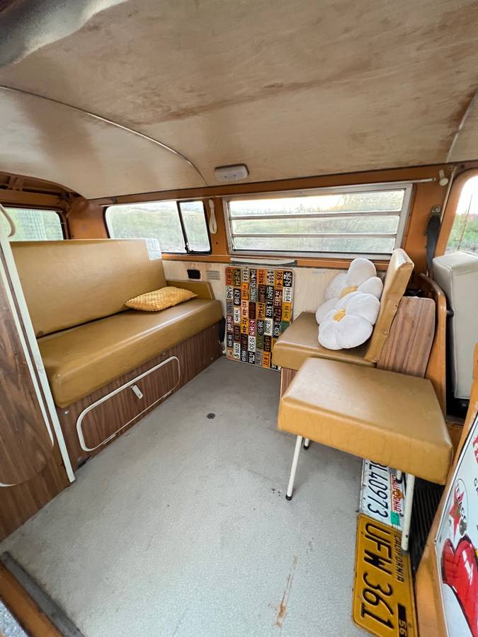 Volkswagen-bus-1972-9