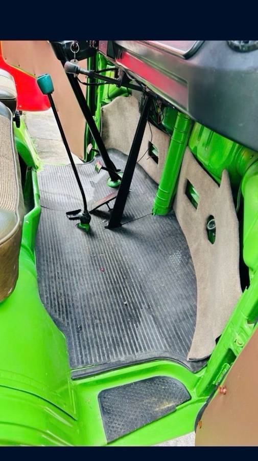 Volkswagen-bus-1973-green-3