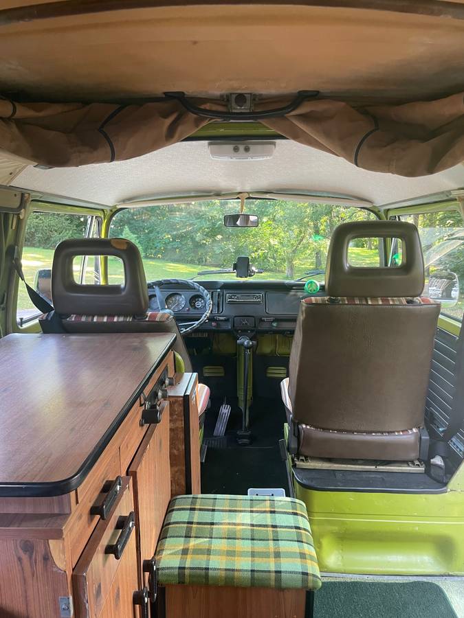 Volkswagen-bus-1977-1