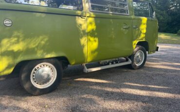 Volkswagen-bus-1977-11