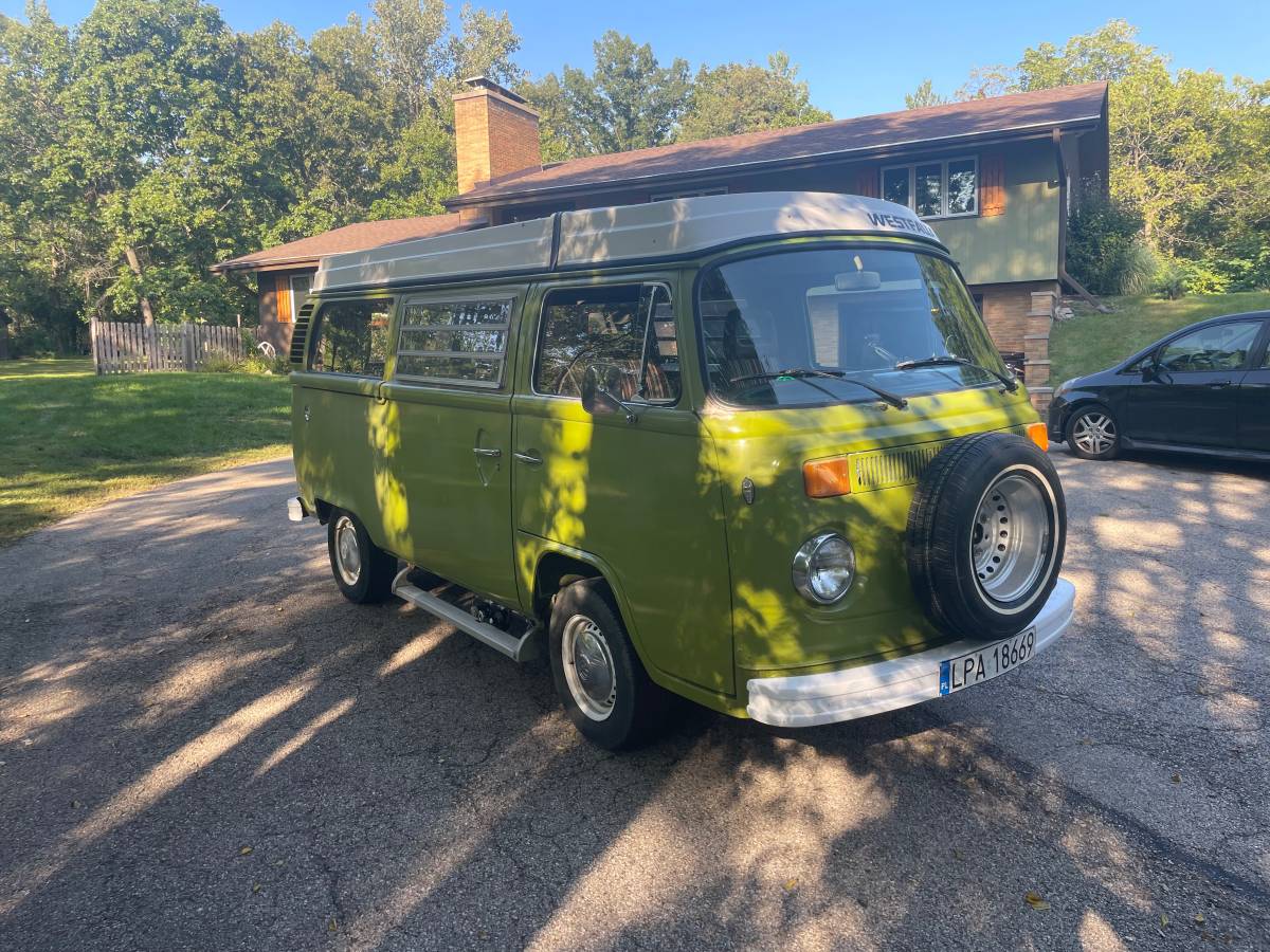 Volkswagen-bus-1977-18