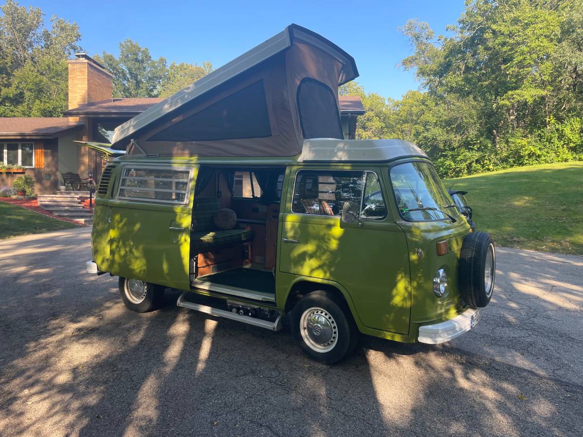 Volkswagen-bus-1977-2