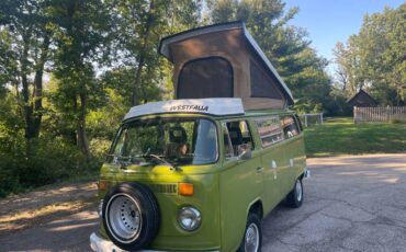 Volkswagen-bus-1977
