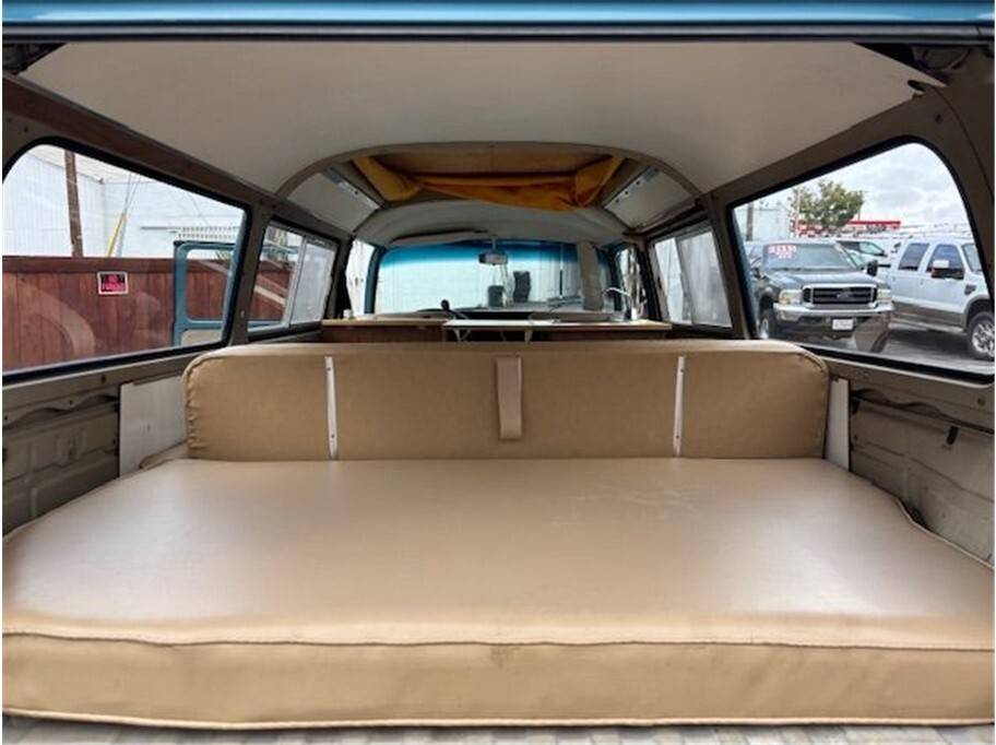 Volkswagen-bus-camper-1973-10