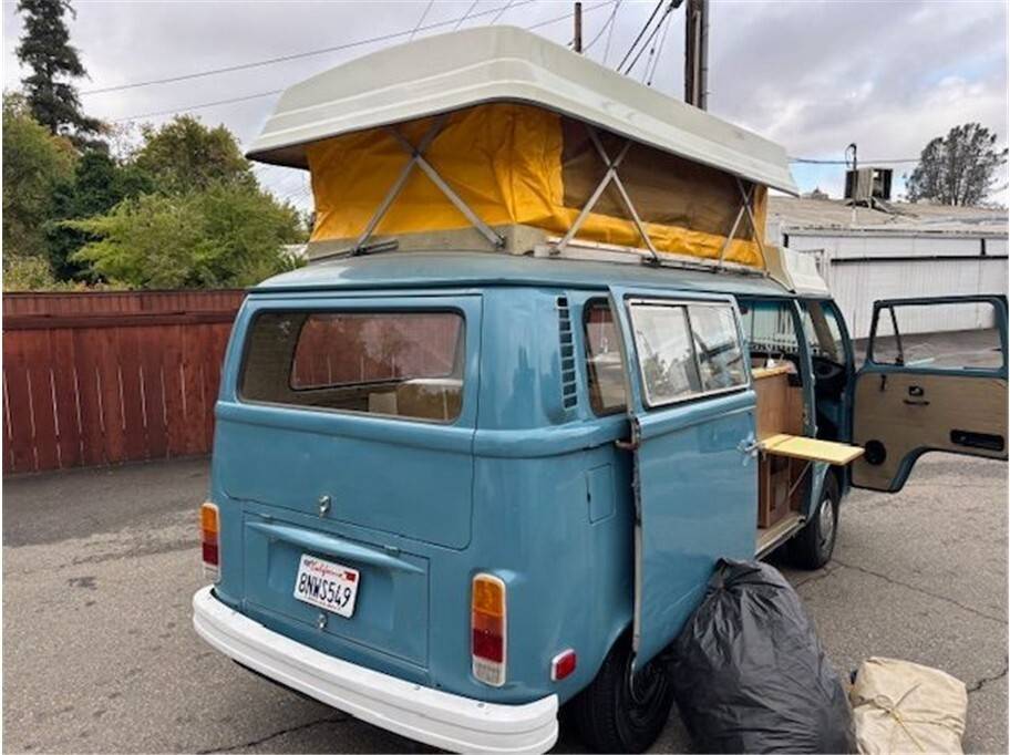 Volkswagen-bus-camper-1973-16