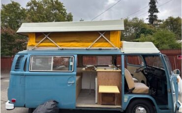 Volkswagen-bus-camper-1973-4