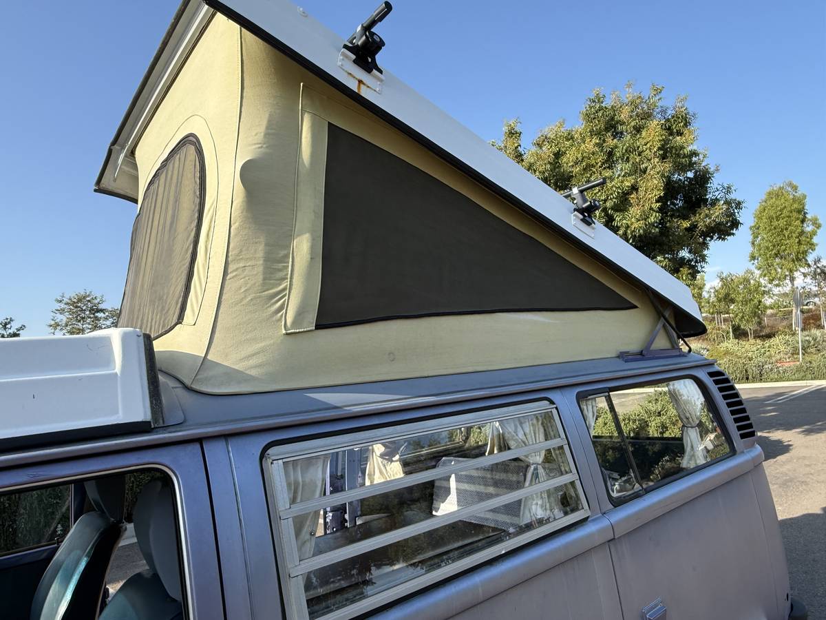 Volkswagen-bus-westfalia-1979-purple-11