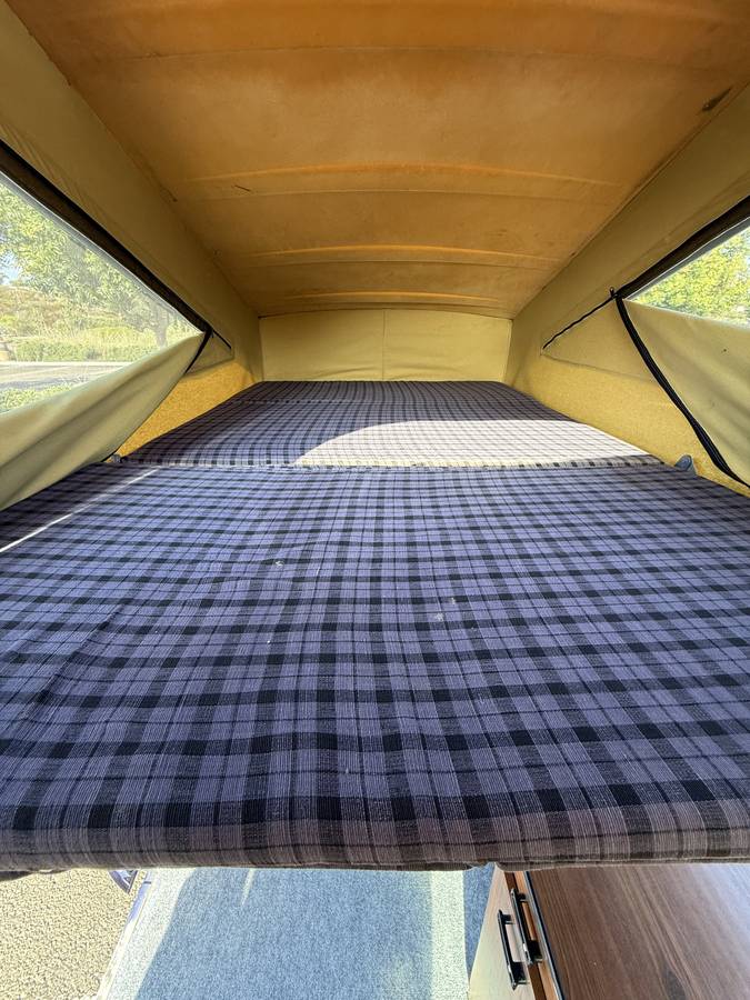 Volkswagen-bus-westfalia-1979-purple-7