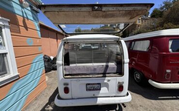 Volkswagen-busvanagon-1969-10