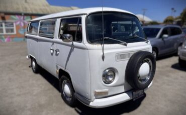 Volkswagen-busvanagon-1969-24