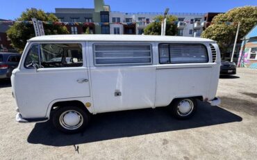 Volkswagen-busvanagon-1969-3