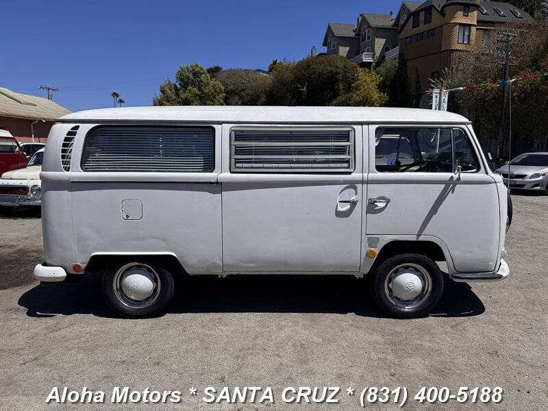 Volkswagen-busvanagon-1969-31