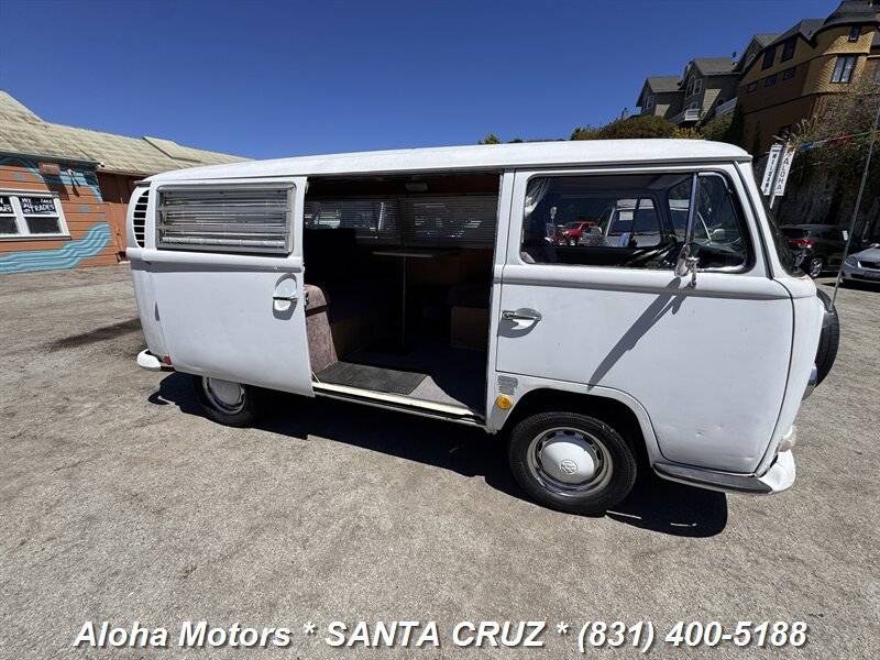 Volkswagen-busvanagon-1969-32