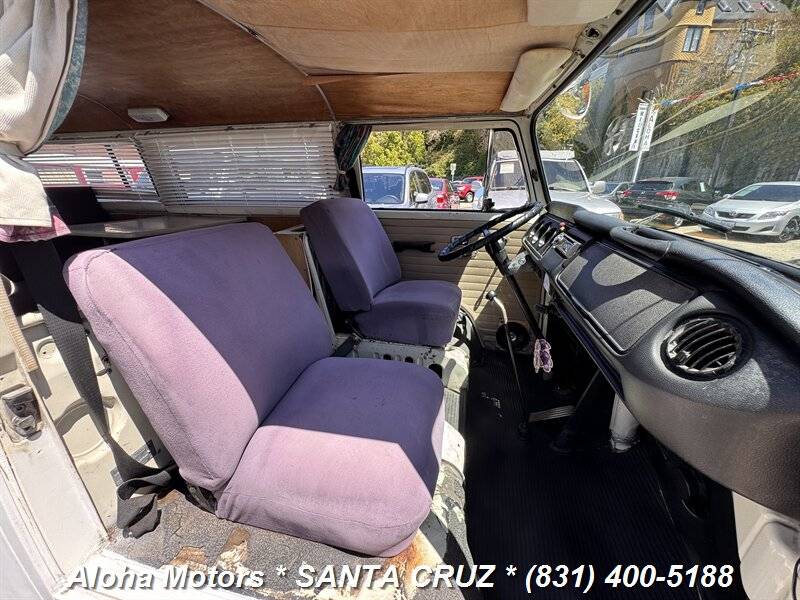Volkswagen-busvanagon-1969-37