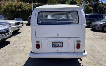 Volkswagen-busvanagon-1969-5