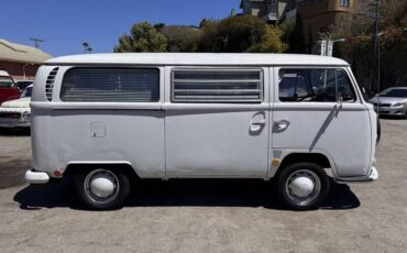 Volkswagen-busvanagon-1969-8
