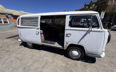 Volkswagen-busvanagon-1969-9