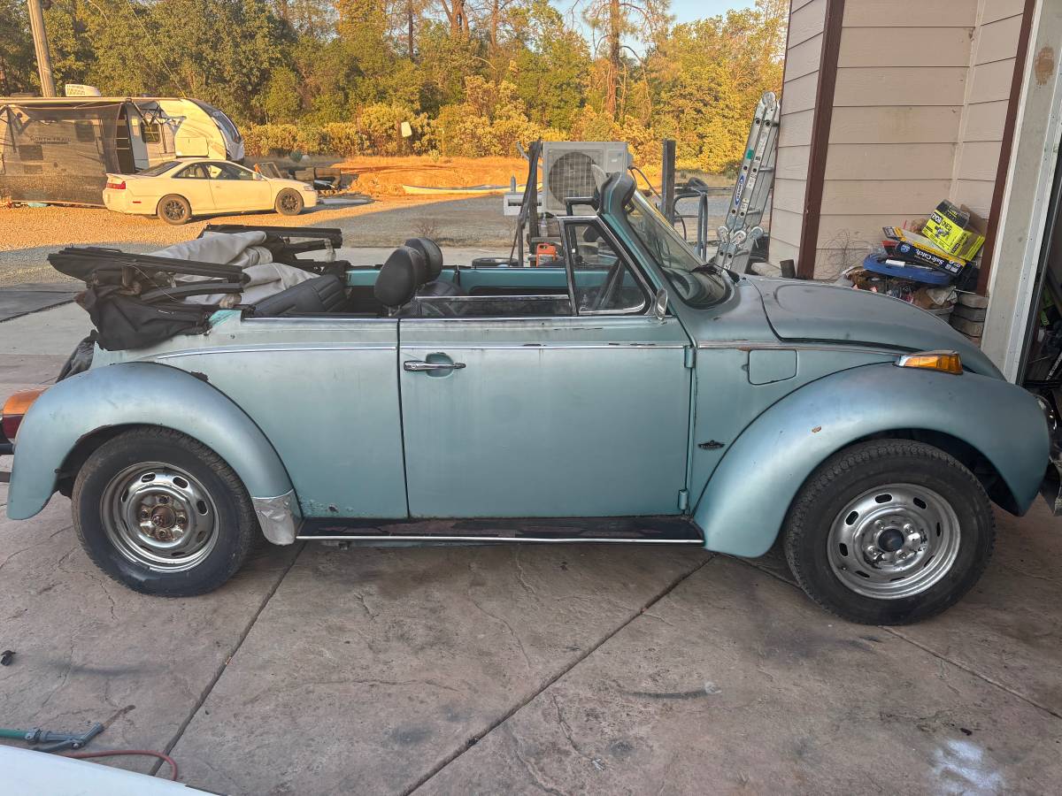 Volkswagen-convertible-1979-blue-1