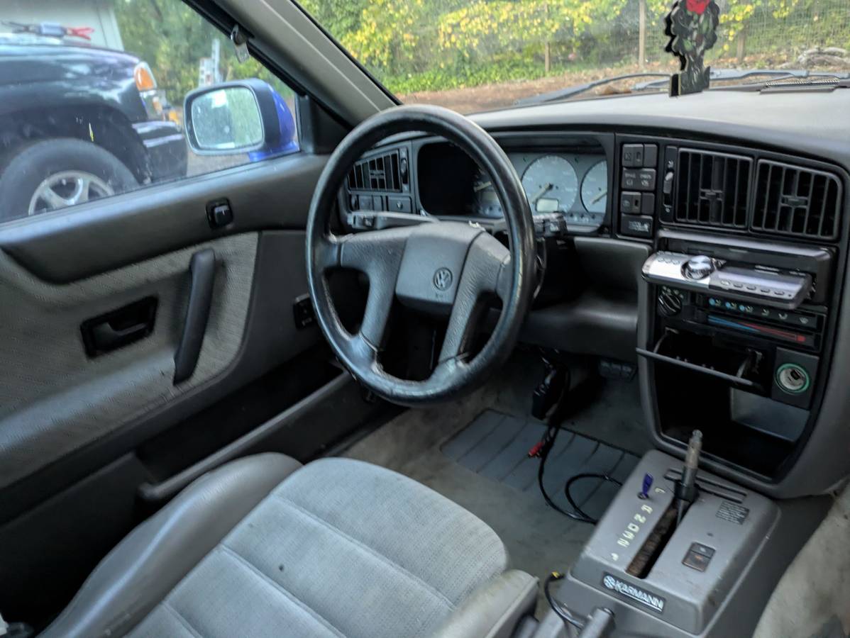 Volkswagen-corrado-g60-1991-blue-9
