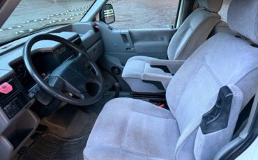 Volkswagen-eurovan-1993-7