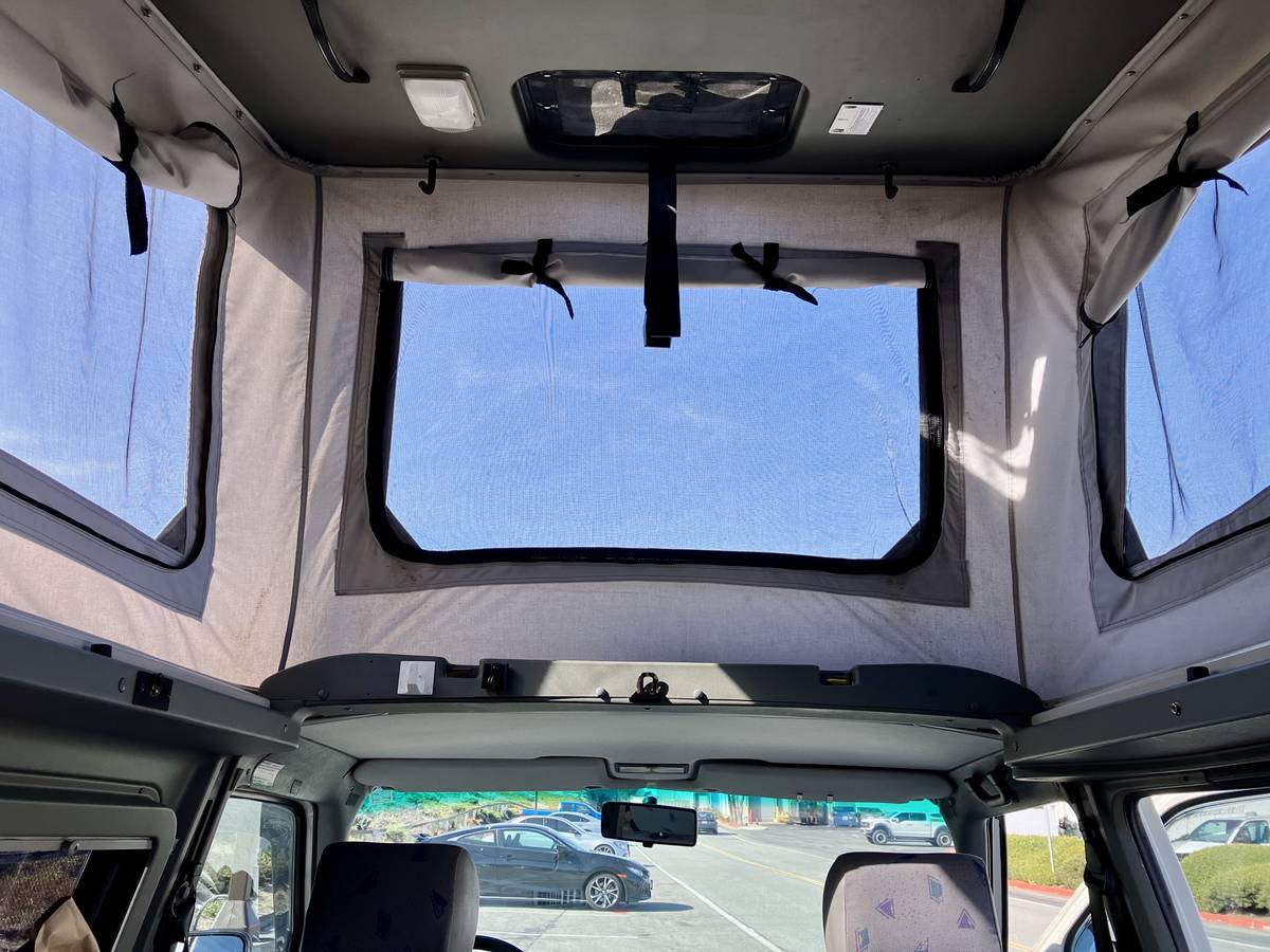 Volkswagen-eurovan-camper-1995-white-10