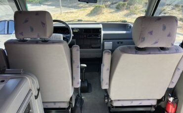 Volkswagen-eurovan-camper-1995-white-19