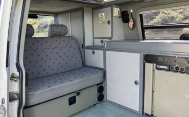 Volkswagen-eurovan-camper-1995-white-38