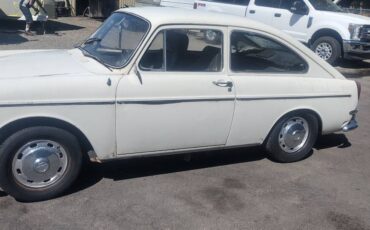 Volkswagen-fastback-1967-2