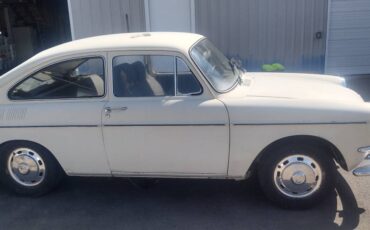 Volkswagen-fastback-1967-3