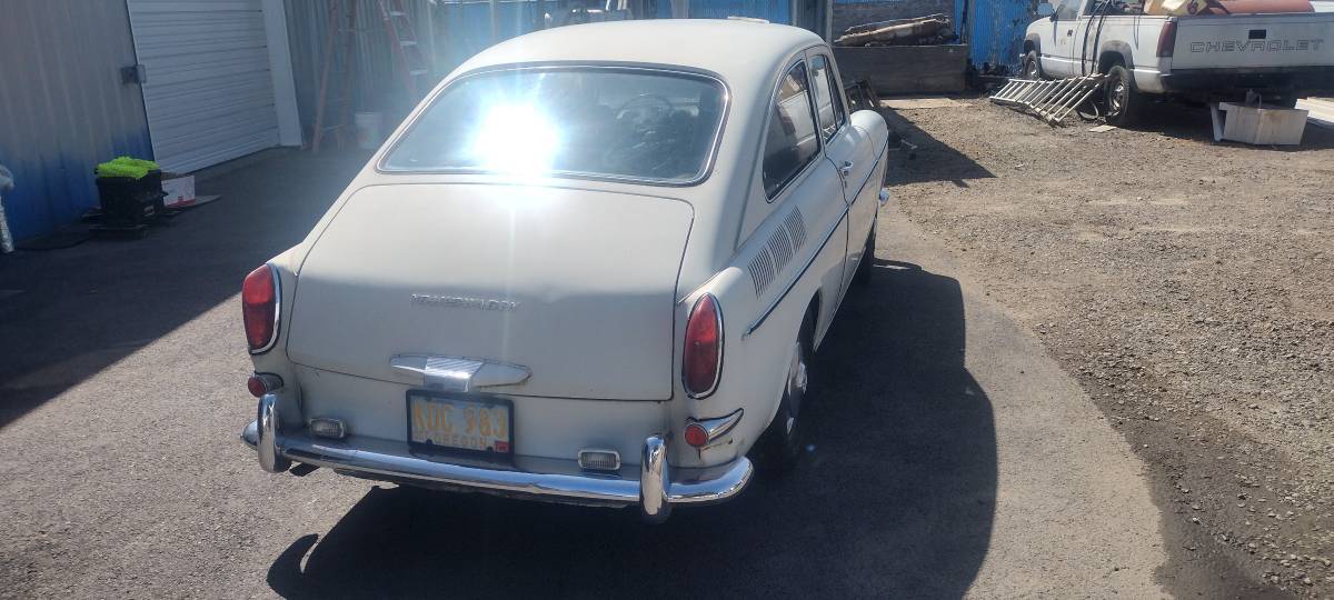 Volkswagen-fastback-1967-4