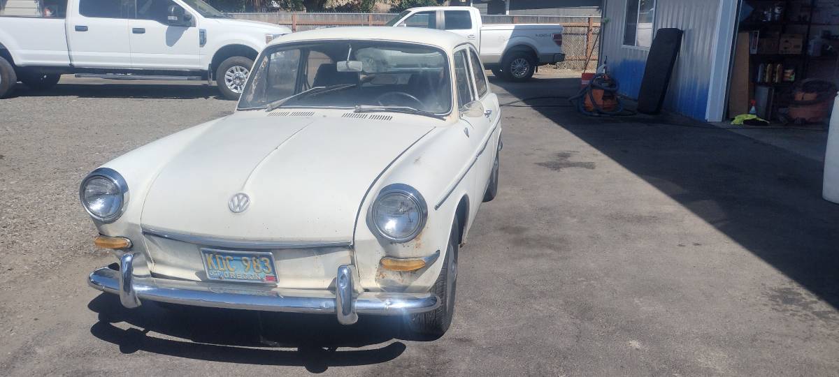 Volkswagen-fastback-1967-5
