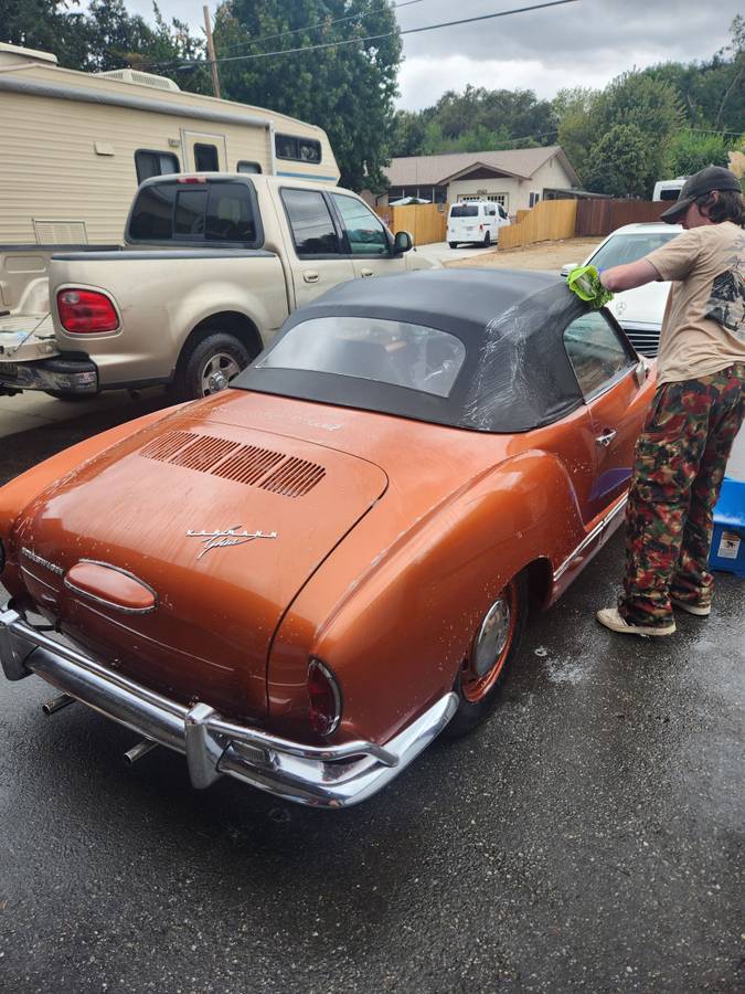 Volkswagen-karmann-ghia-1968-custom-2