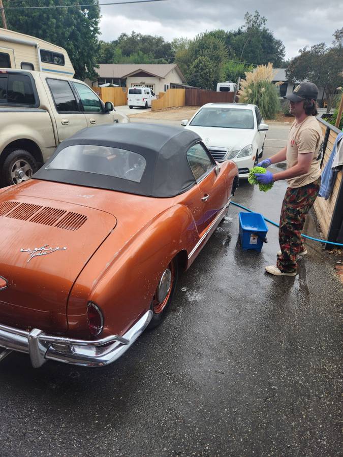 Volkswagen-karmann-ghia-1968-custom-4