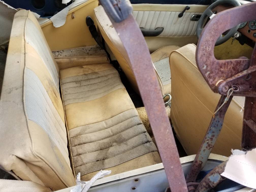 Volkswagen-karmann-ghia-1970-14