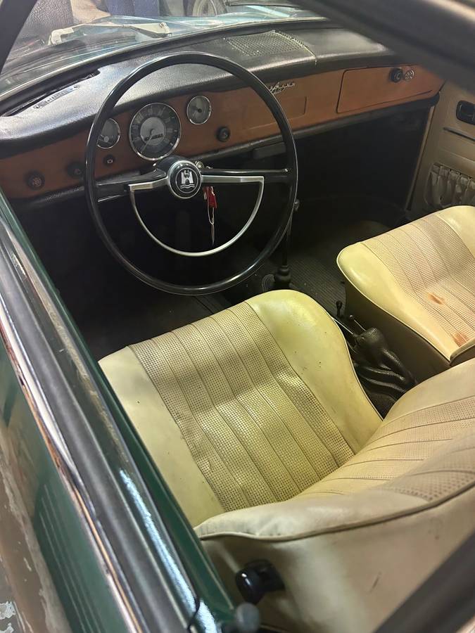 Volkswagen-karmann-ghia-1970-green-1