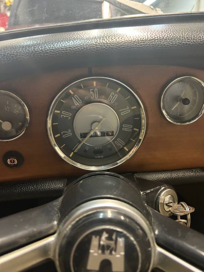 Volkswagen-karmann-ghia-1970-green-2