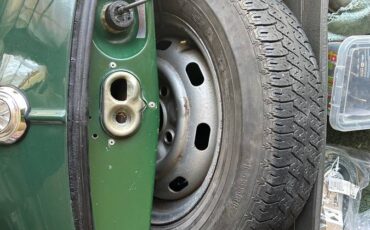 Volkswagen-karmann-ghia-1970-green-3