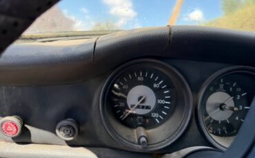 Volkswagen-karmann-ghia-1974-2