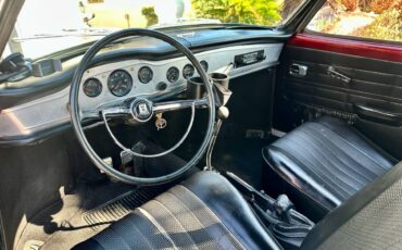Volkswagen-karmenn-ghia-1968-red-2