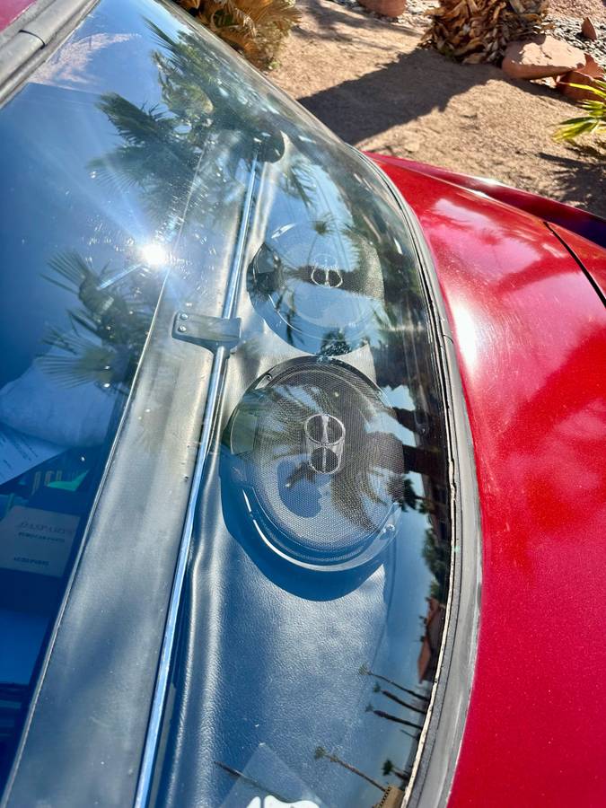Volkswagen-karmenn-ghia-1968-red-8