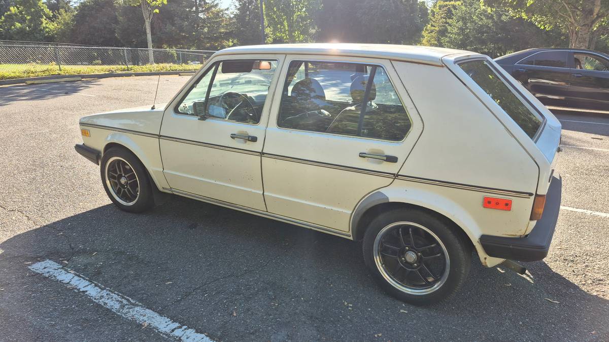 Volkswagen-rabbit-1978-white-11