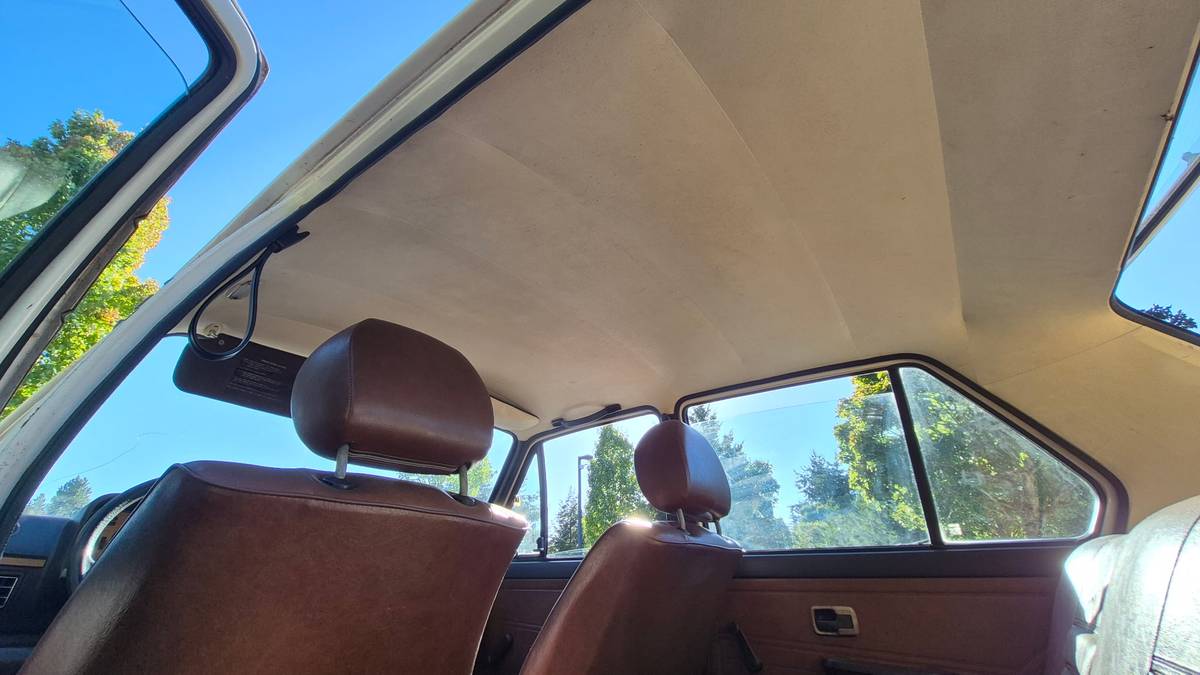 Volkswagen-rabbit-1978-white-16