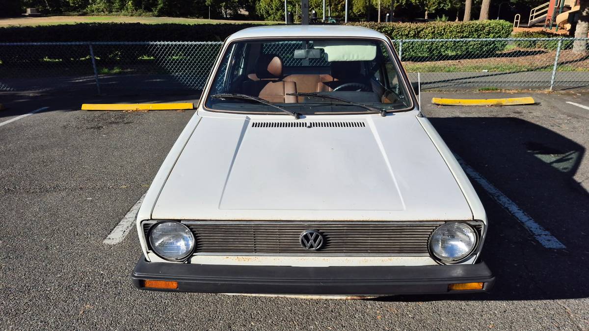 Volkswagen-rabbit-1978-white-2
