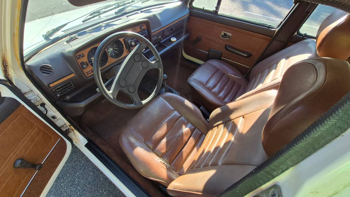 Volkswagen-rabbit-1978-white-5