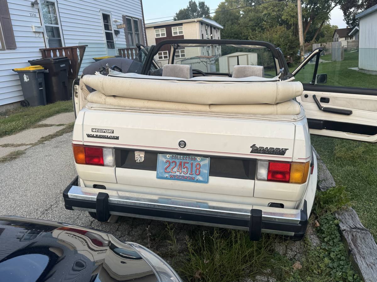 Volkswagen-rabbit-1983-white-2
