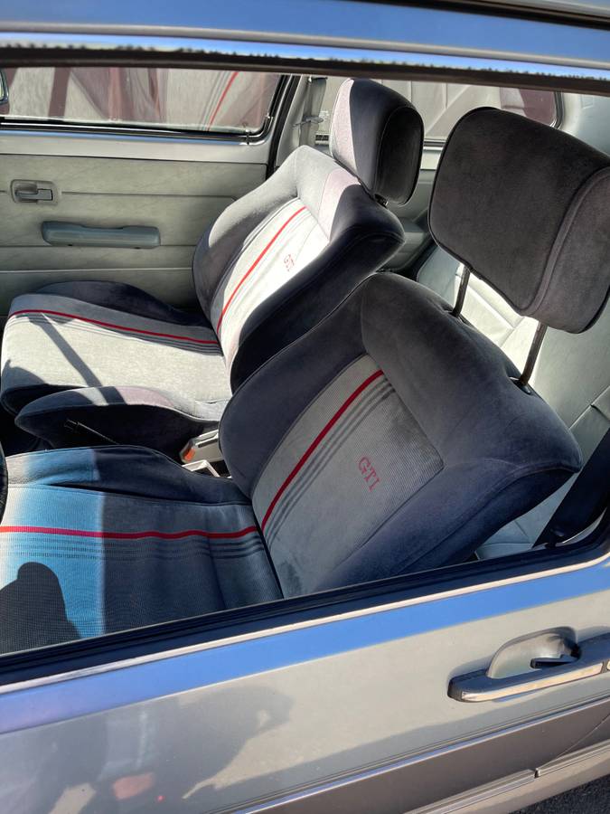 Volkswagen-rabbit-diesel-1981-blue-3