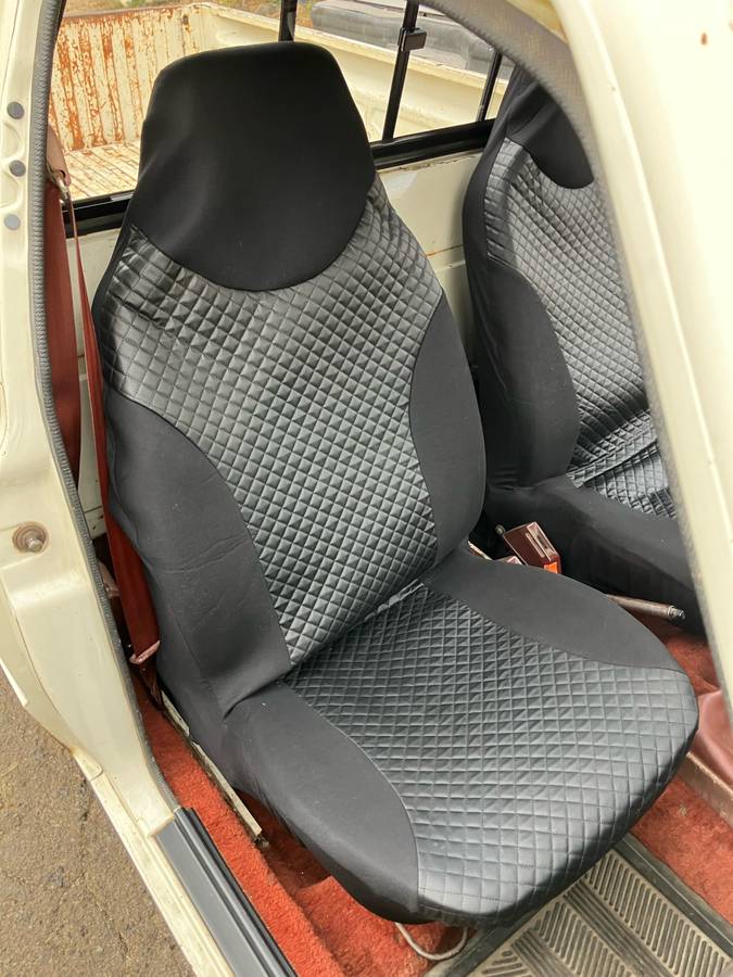Volkswagen-rabbit-pickup-diesel-1981-white-11